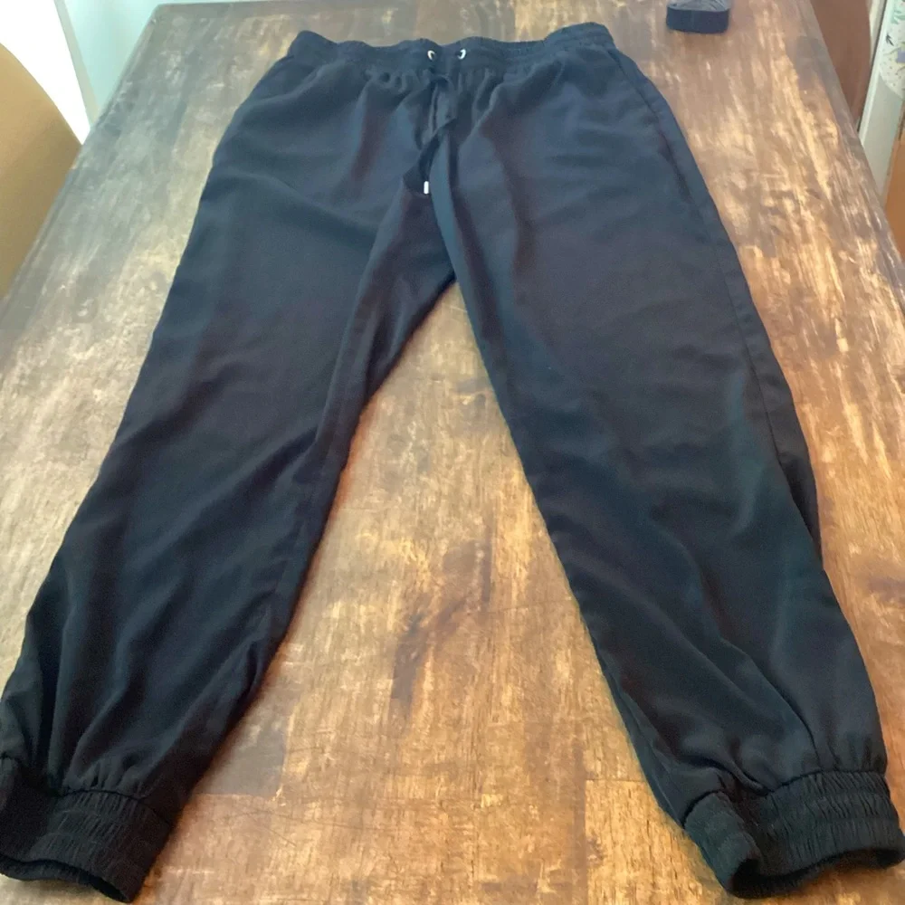 EXPRESS Black Dressy ANKLE Mid Rise Elastic Waist Jogger Type Silky Pants! Med